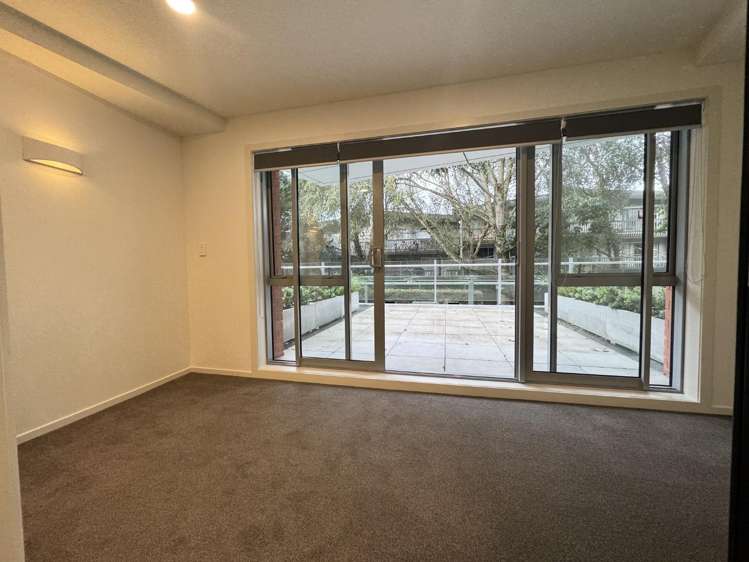 117/4 Wagener Place 1727_1