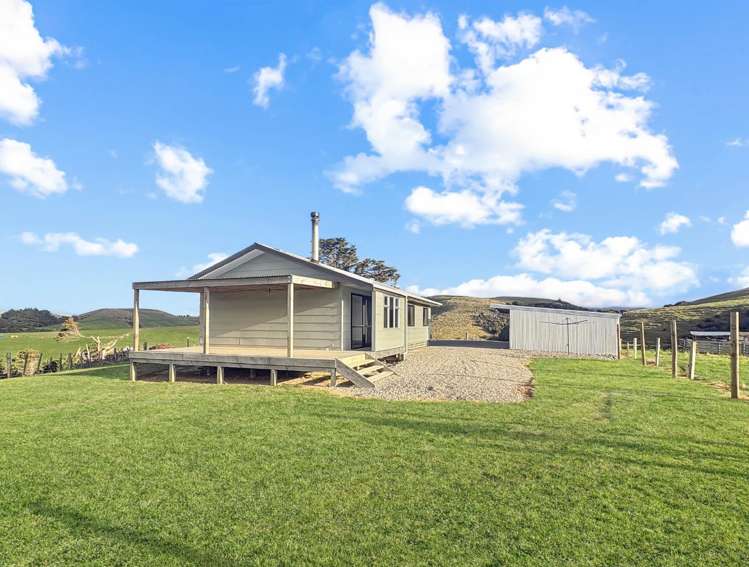54 Moss Road 11184_1