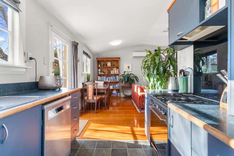 579 Hereford Street_4