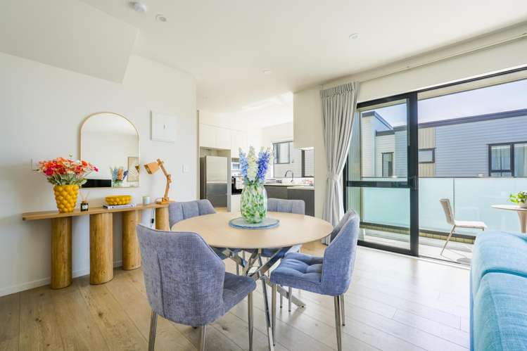 2/26 Long Bay Drive_5