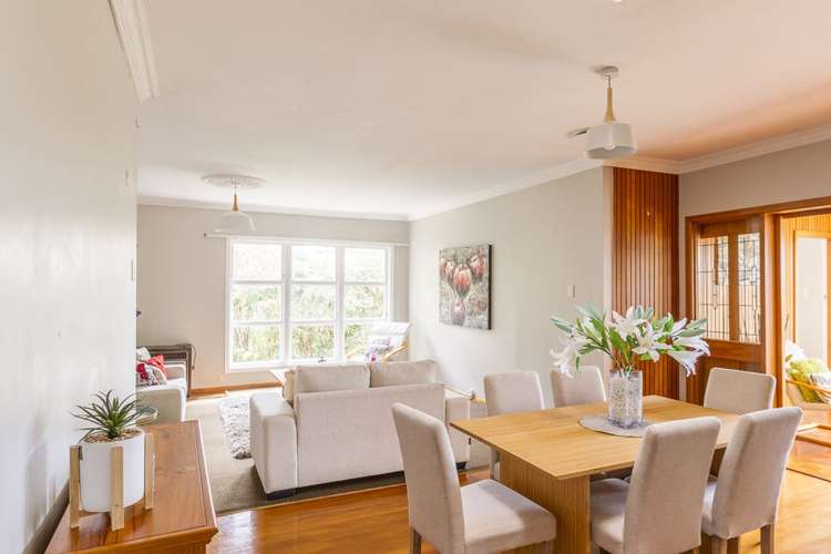 215 Fox Street Hamilton East_15