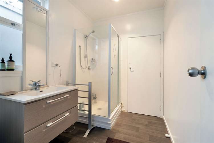 21 Martin Place Kelston_9