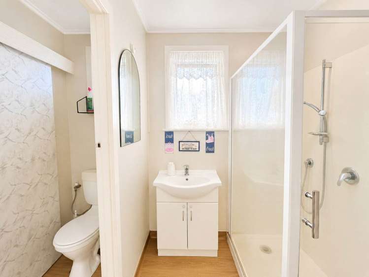 27 George Street Papakura_10
