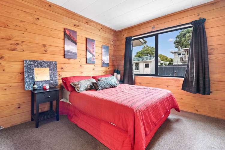 1 Newland Grove Henderson_7