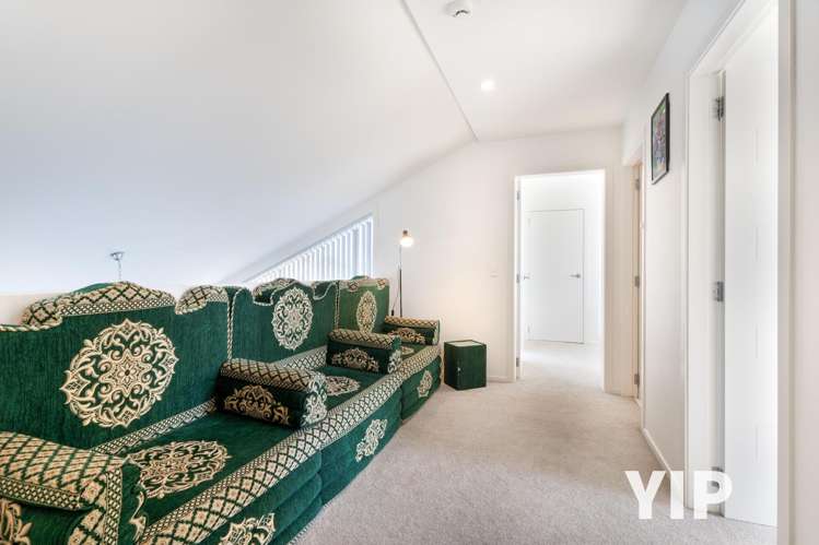 74 Cedarwood Street Woodridge_16