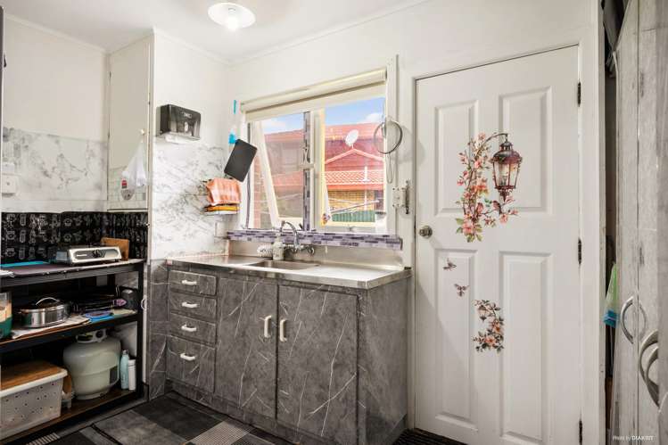 2/243A St George Street_1