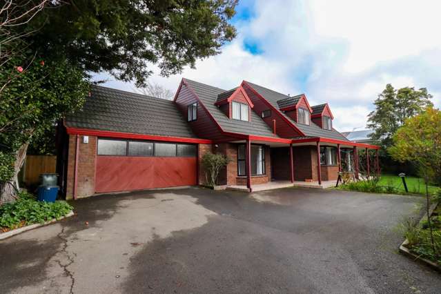 Prime location on Victoria Ave