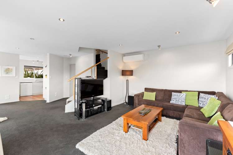 21 Olivers Place Queenstown_12