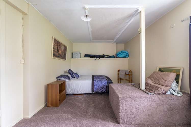 67 Easther Crescent Kew_37