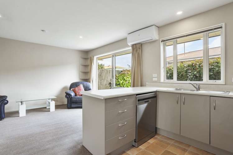 11/446 Ferry Road Woolston_6