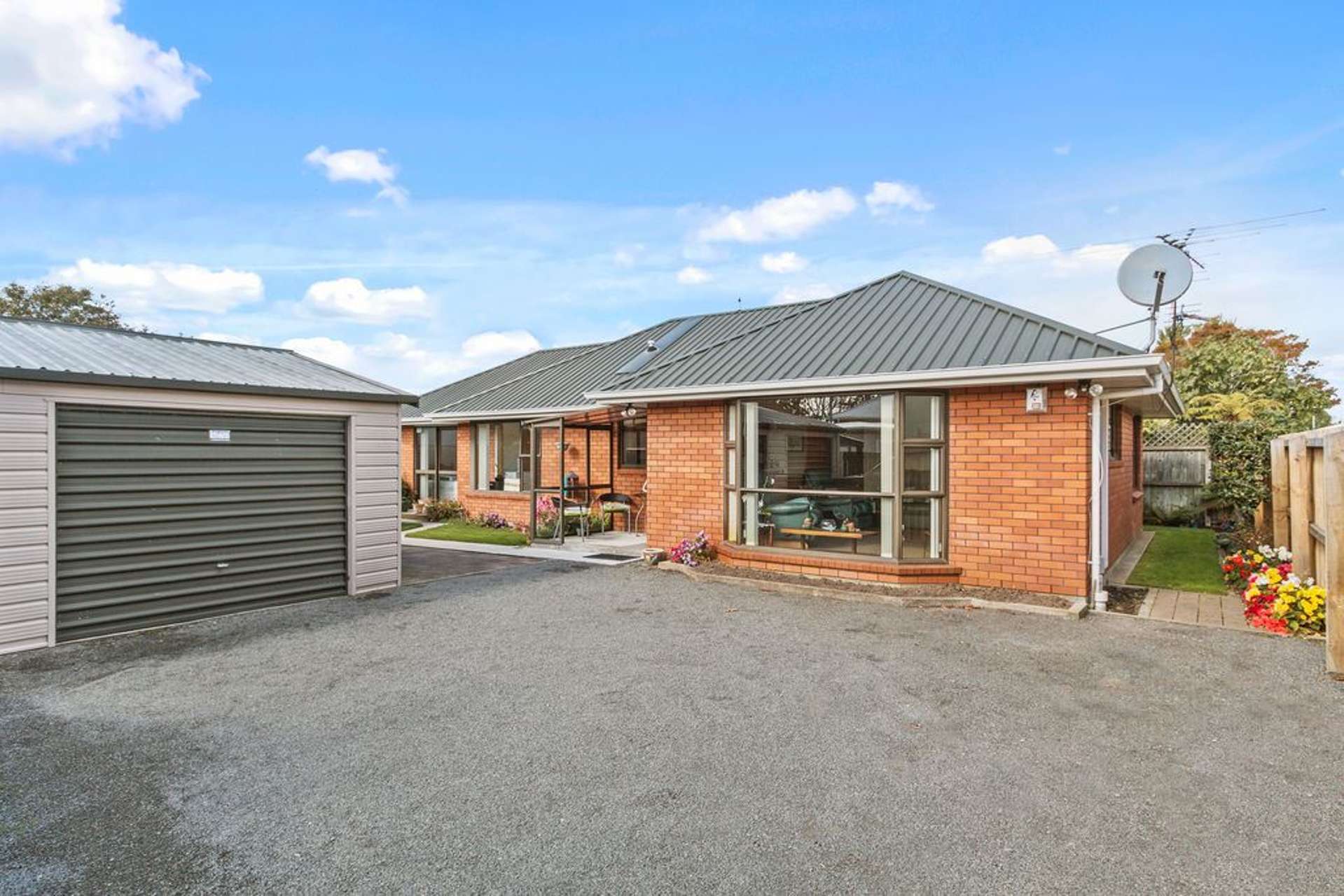 2/36 Coopers Road Dallington_0