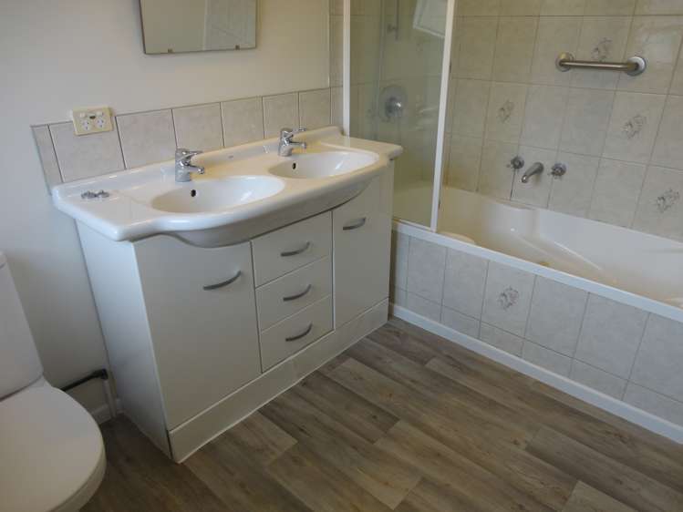 142 Bassett Road Remuera_15