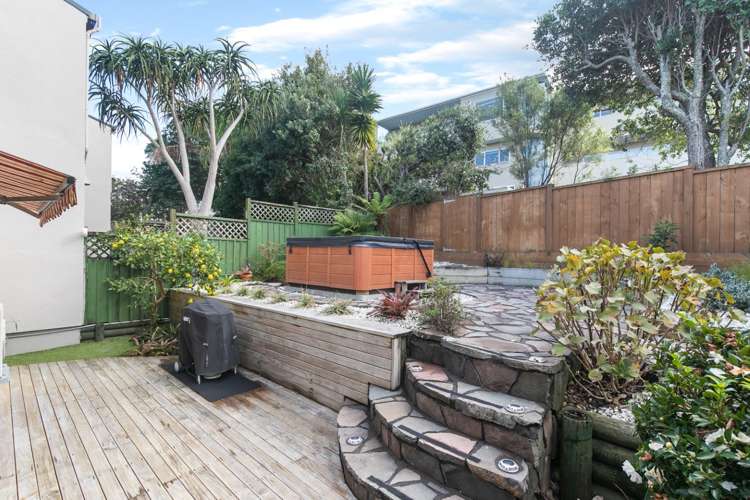 2/4 City View Terrace Birkenhead_12