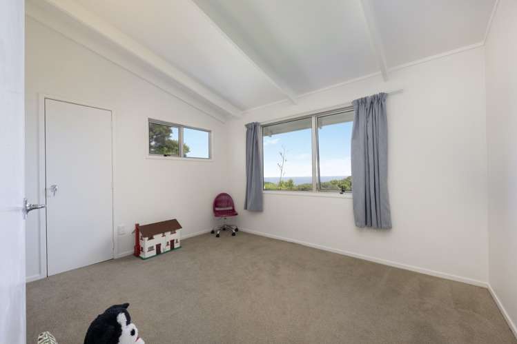 13 Te Ahuahu Road Piha_12