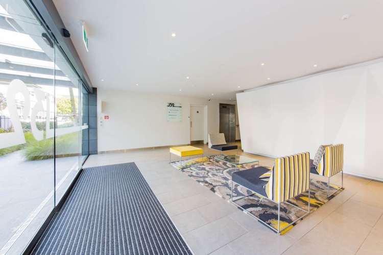 132 Hurstmere Road Takapuna_5