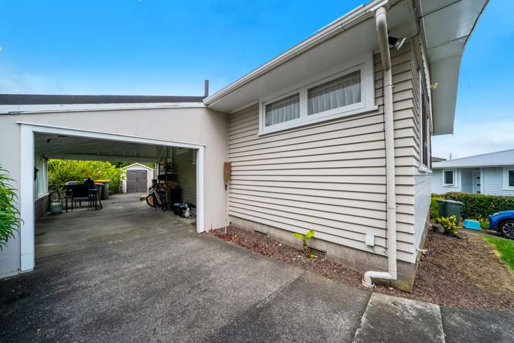 13 Ball place Mt Roskill_10