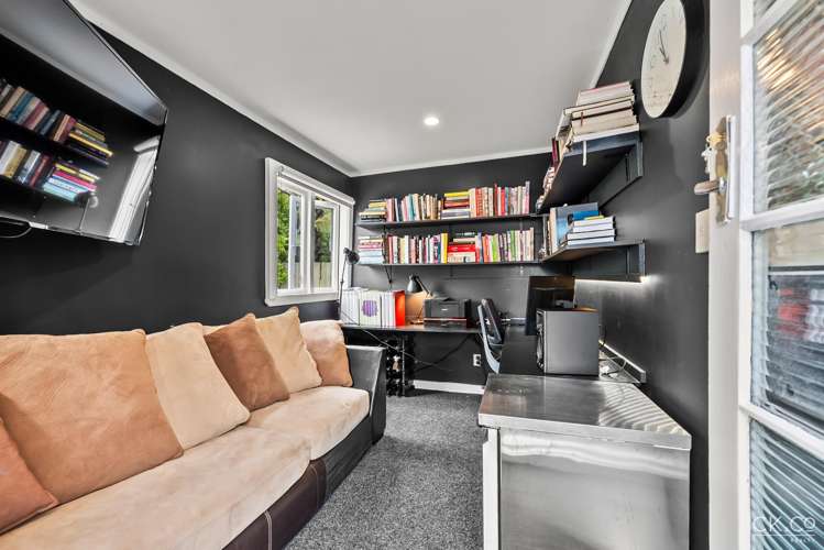 13 Plunket Avenue Petone_14