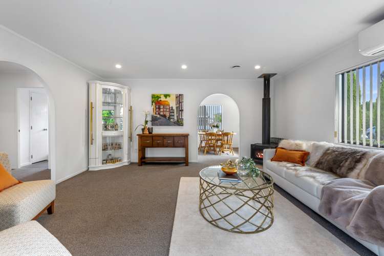 37 Gosford Drive Botany Downs_5