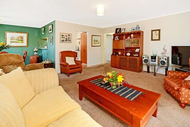 2/10 Atlantis Place Totara Vale_4