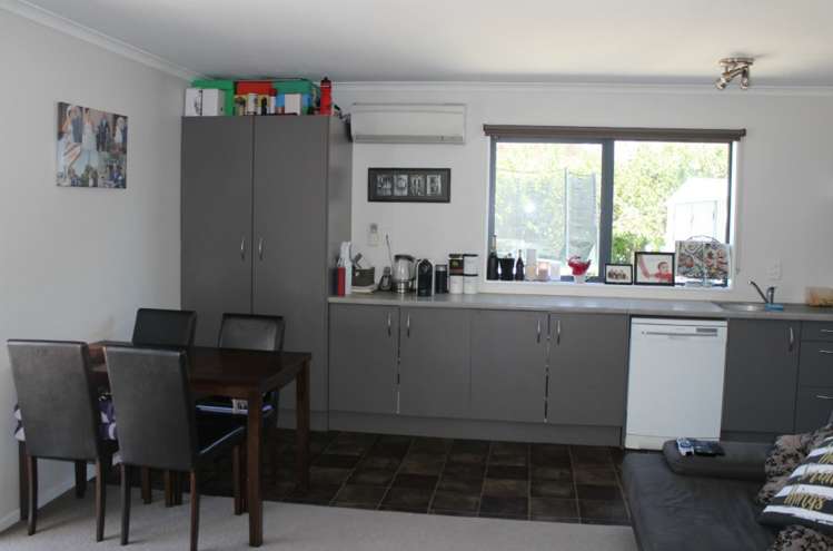 32 Richmond Road Carterton_19