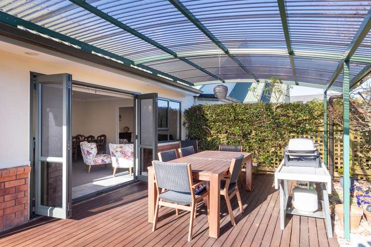 17 Mary Huse Grove Manor Park_3