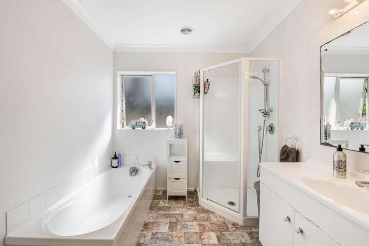 3/2 Doment Crescent Orewa_6