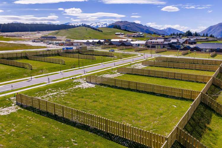 10 Leven Stream Lane, Lot 46 Pembroke Heights subdivision Wanaka_2