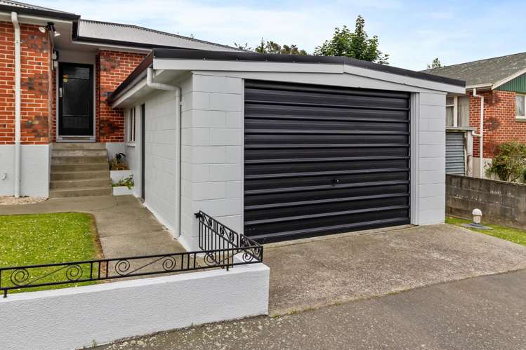 15 Sherratt Street West End_14