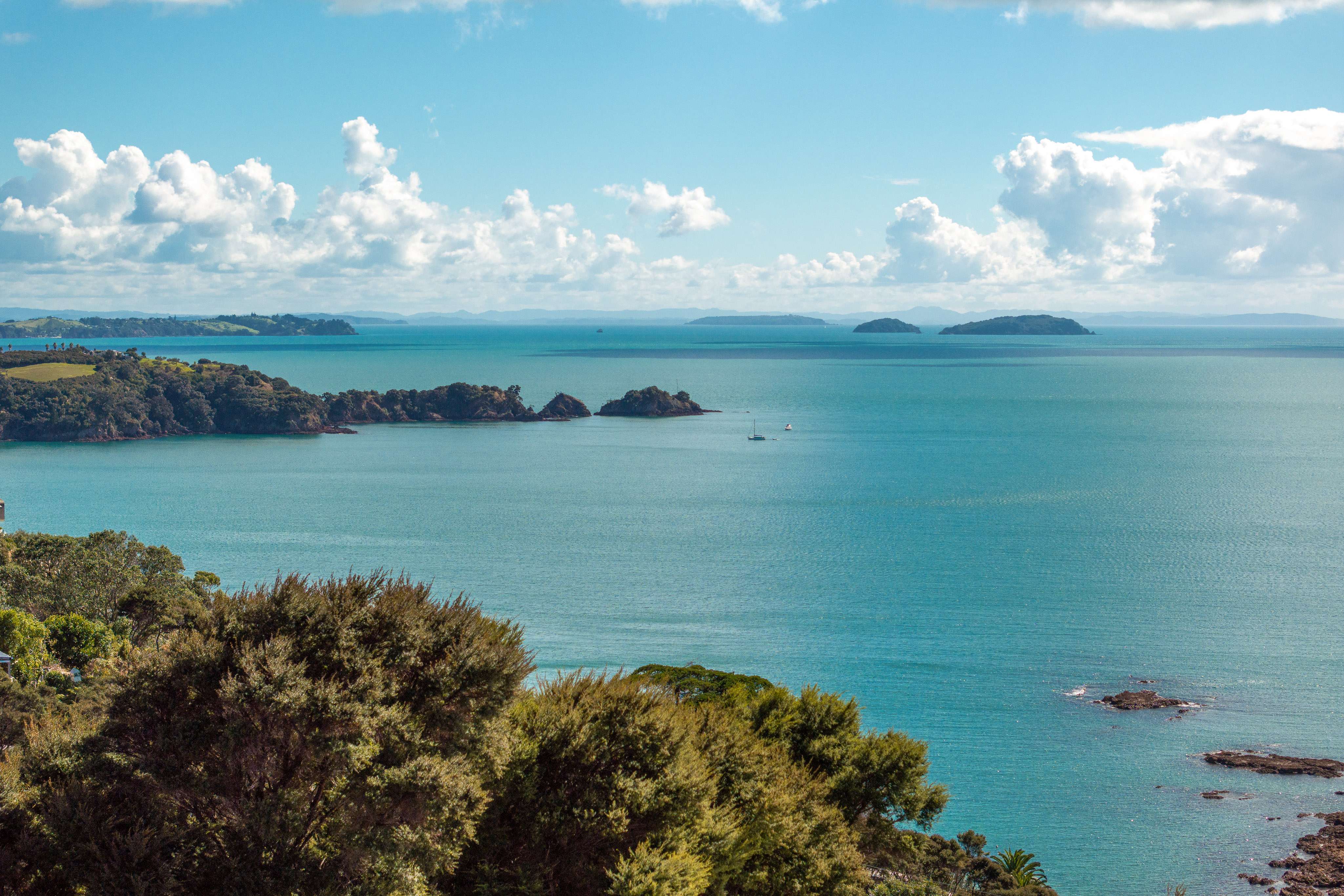 82-queens-drive-oneroa-waiheke-island-houses-for-sale-one-roof