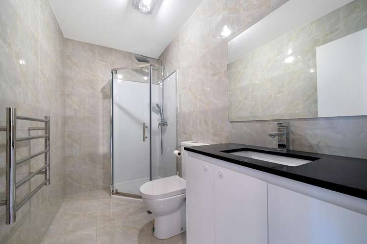 4035C Great North Road Glen Eden_14