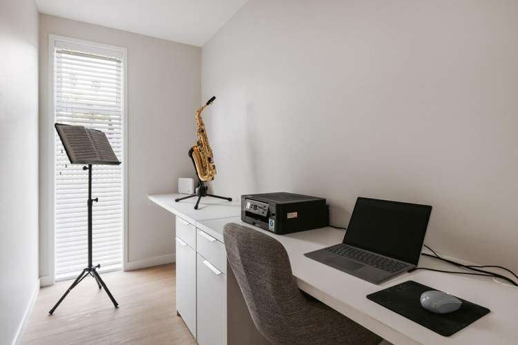 74 Whakaturou Crescent Pyes Pa_18