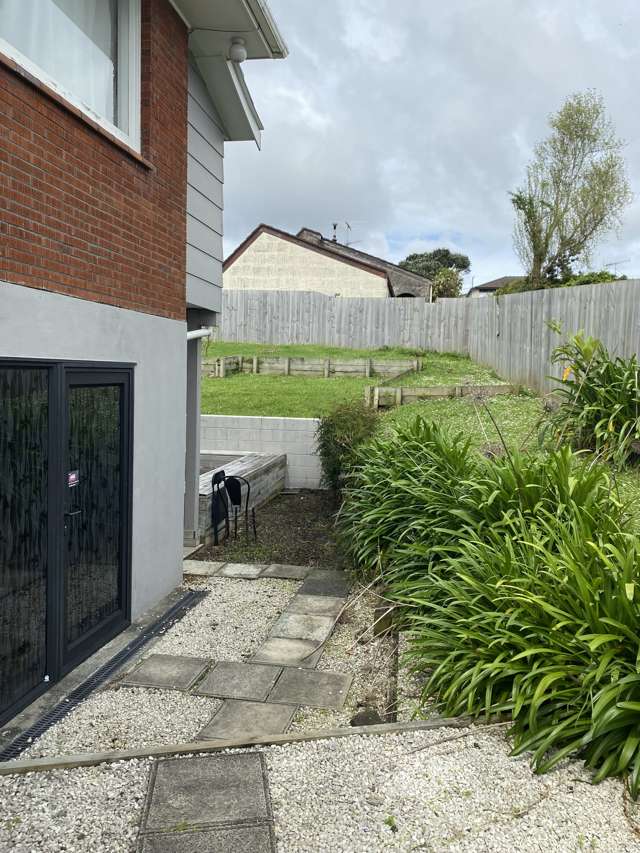 a/64 Sunnybrae Road Hillcrest_1