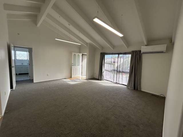 9 Orinda Close Botany Downs_1