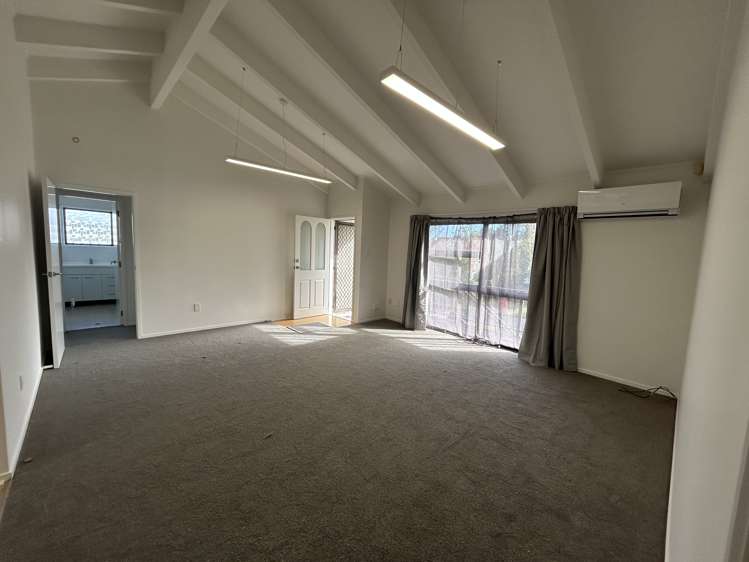 9 Orinda Close Botany Downs_1
