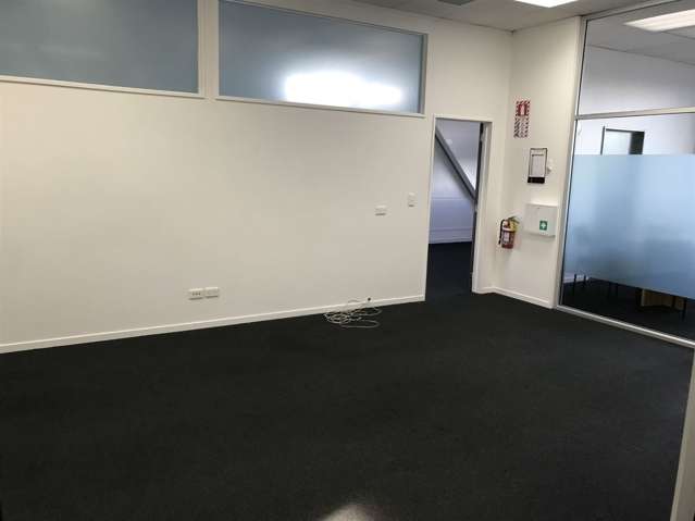 Lincoln Rd First-Floor Office Space Available Now