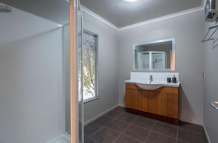 12 Lobank Place Richmond_17