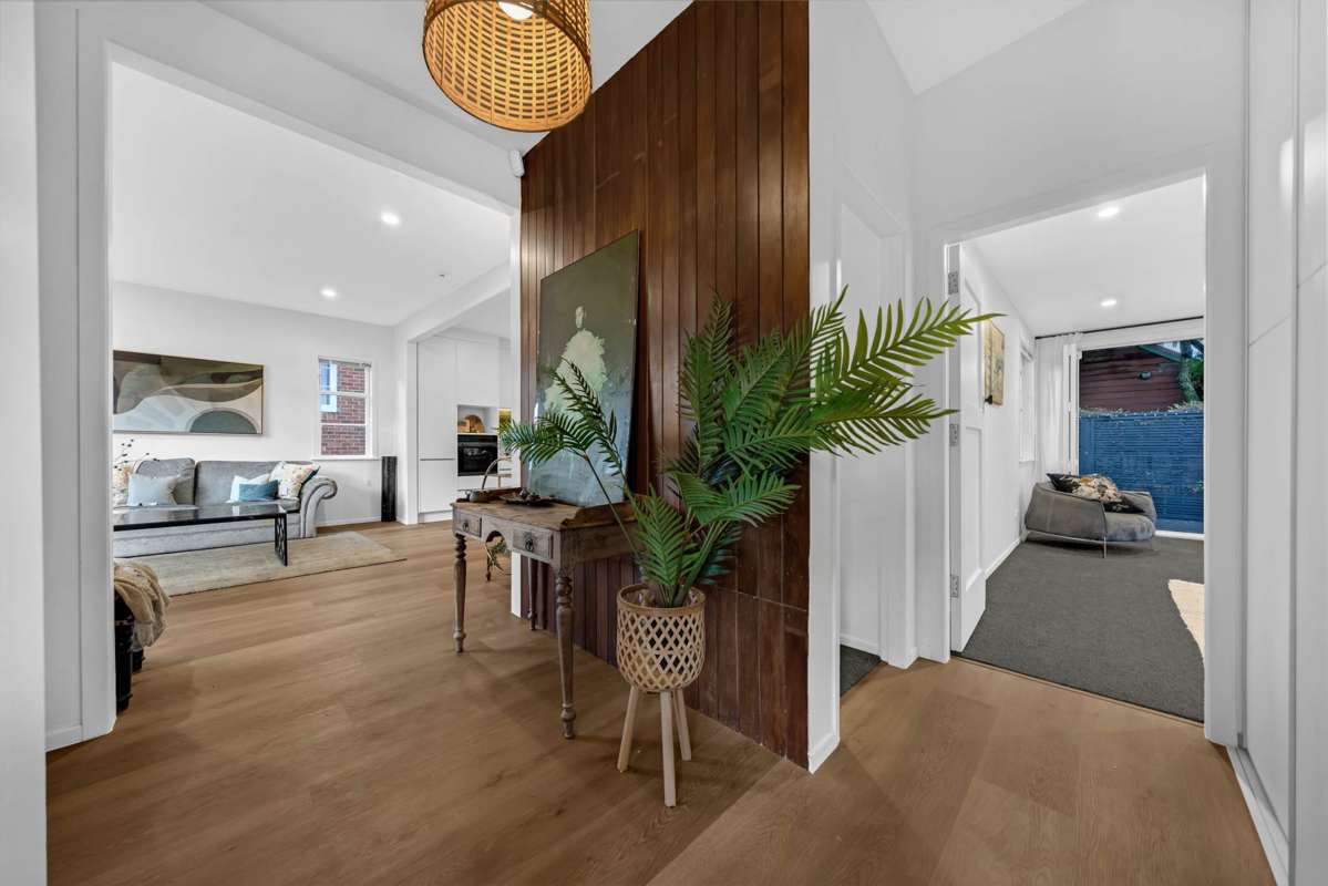 1/8 Hillsborough Road_5