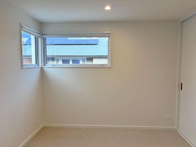 2/14 Nayland Street Sumner_7