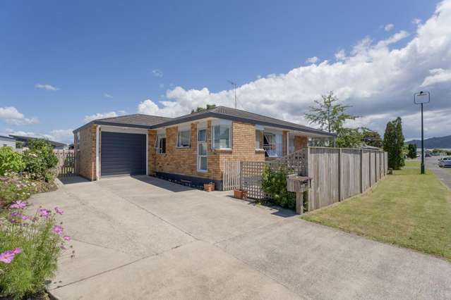 Easy Living, Great Location!