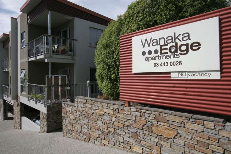 2/13 Plantation Road Wanaka_0