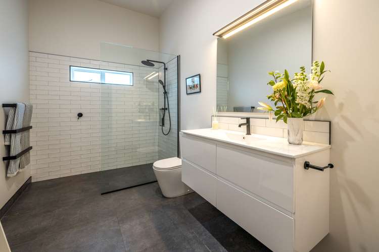 52 Calais Terrace Ostend_24