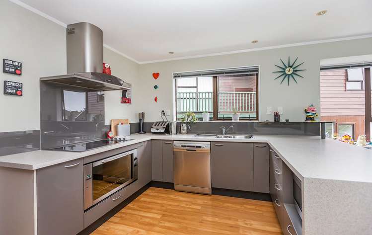 24 Thatcher Crescent Crofton Downs_11