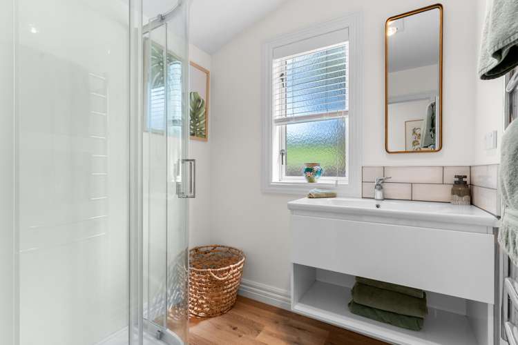 137 Going Road Matarau_24