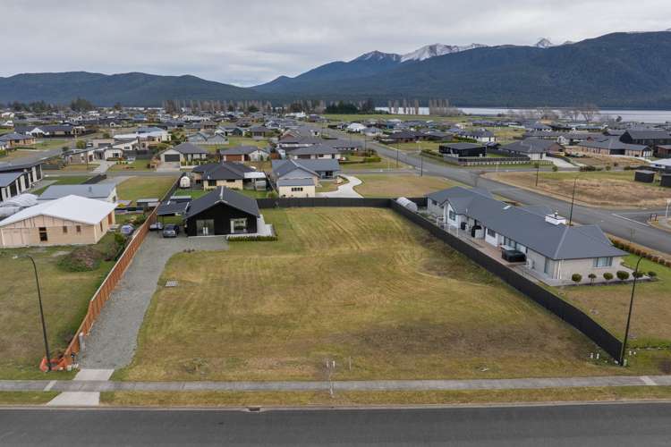 19A 19B Takitimu Ave Te Anau_0