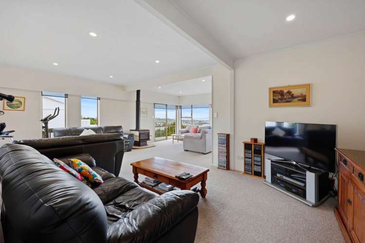 21 Sunset Road Totara Vale_11