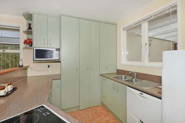 12 Ogle Crescent Kamo_3