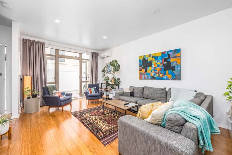 2/2 Upper Queen Street Auckland Central_1