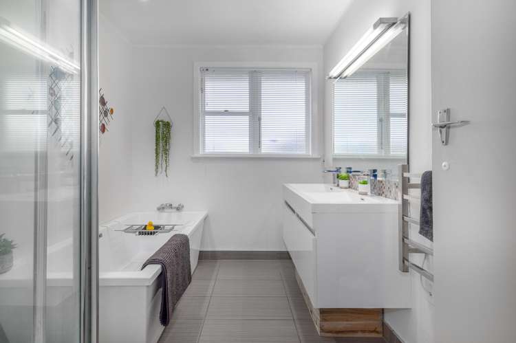 4 Lane Crescent Tawa_11