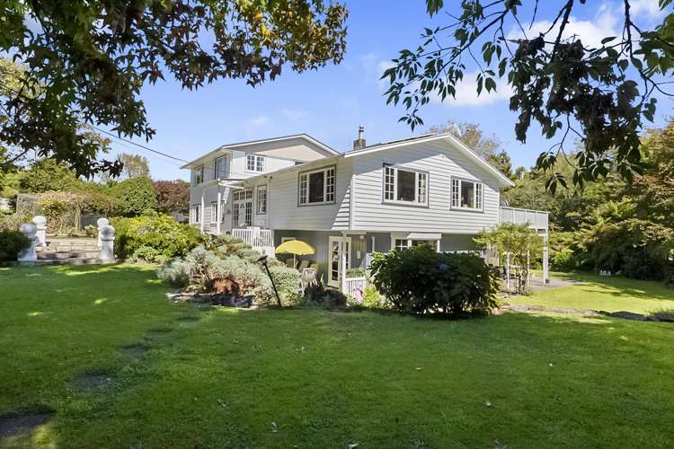 1324 Egmont Road Egmont Village_4