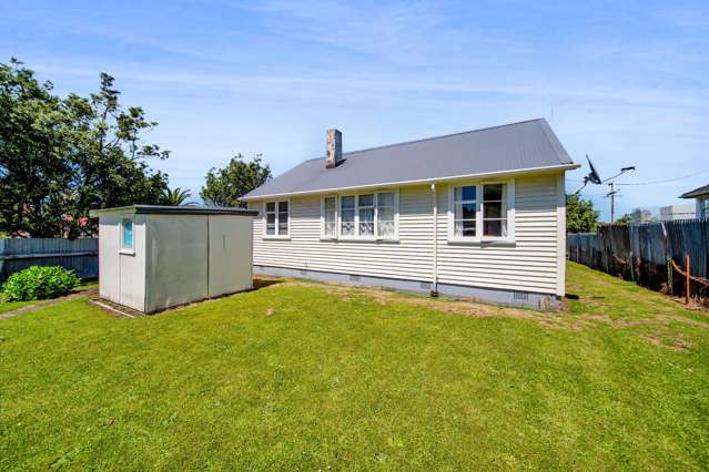 182 Egmont Street Patea_1